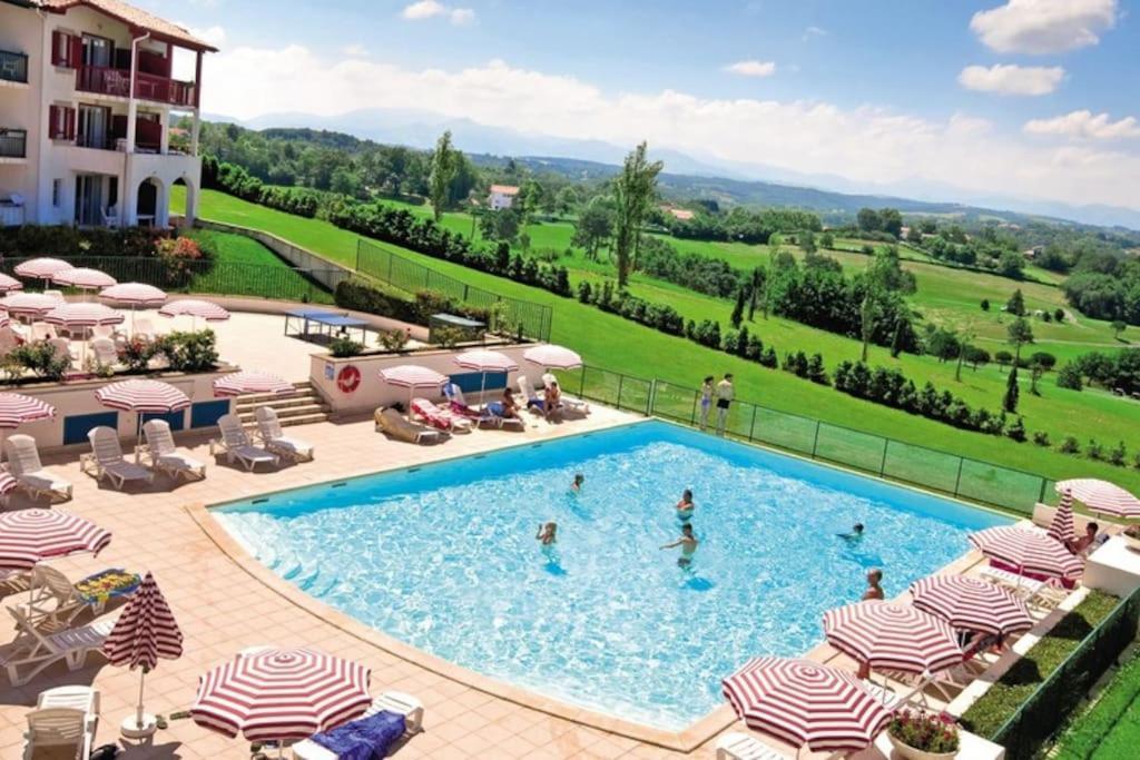T1 Bis Avec Piscine Vue Golf Et Montagnes Arcangues Exterior foto